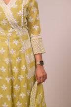 Mehendi-green overlape-Neckline