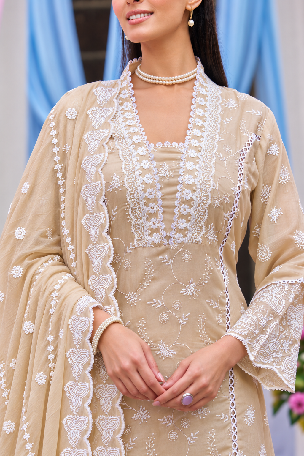 Noor Ivory V- Neckline