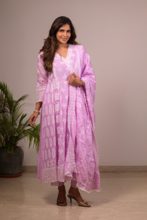 levender overlape neckline light